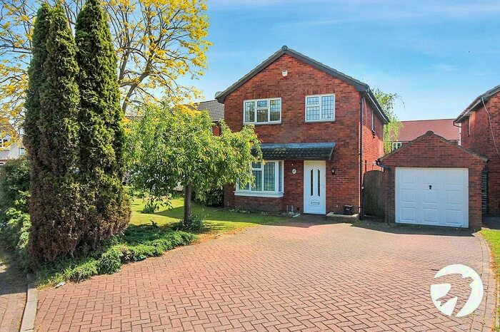 4 Bedroom Detached House To Rent In Satis Avenue, Sittingbourne, Kent, ME10