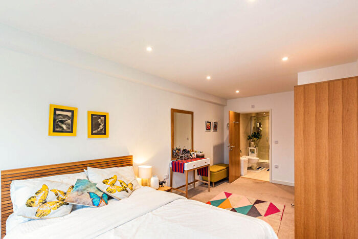 2 Bedroom Apartment To Rent In Barclay House, Summertown, OX2