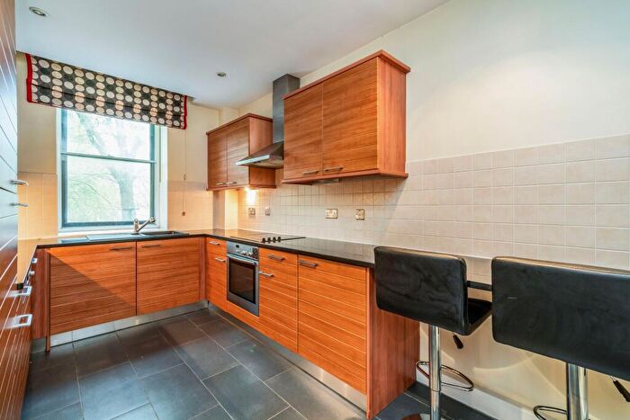 2 Bedroom Apartment To Rent In Havelock Chambers, Southampton, SO14