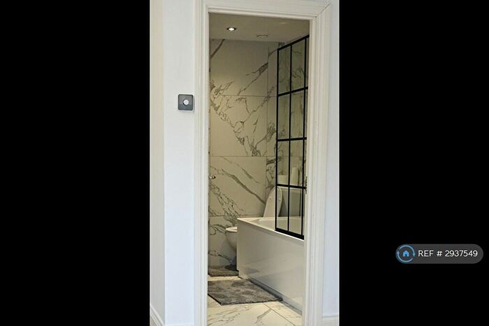 2 Bedroom Flat To Rent In Ascot House, Portsmouth, PO5