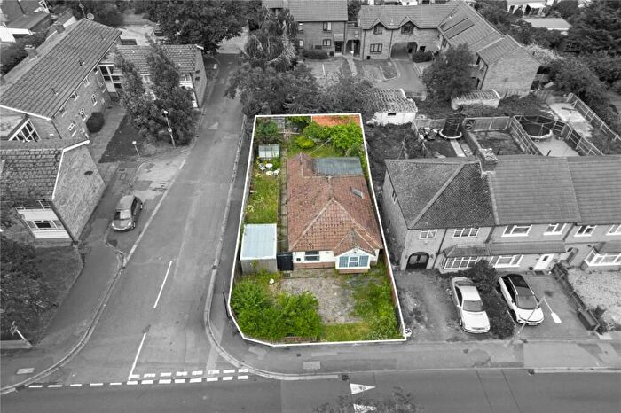 2 Bedroom Bungalow For Sale In Charville Lane, Hayes, UB4