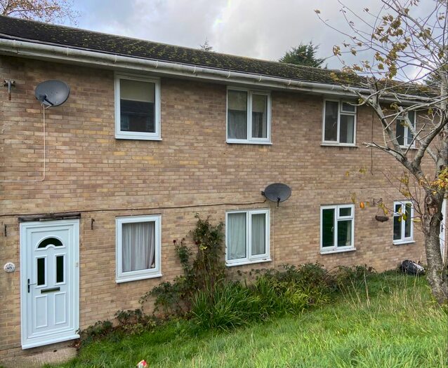 2 Bedroom Flat To Rent In Brackendale, Hastings, TN35