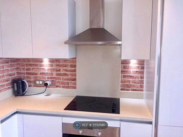 1 Bedroom Flat To Rent In Norwich House, London, SW16