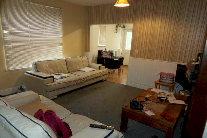 4 Bedroom End Of Terrace House To Rent In Sincil Bank, Lincoln, LN5