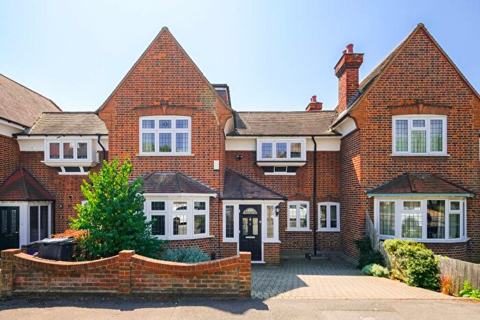 4 Bedroom House To Rent In Warley Road, Woodford Green, IG8
