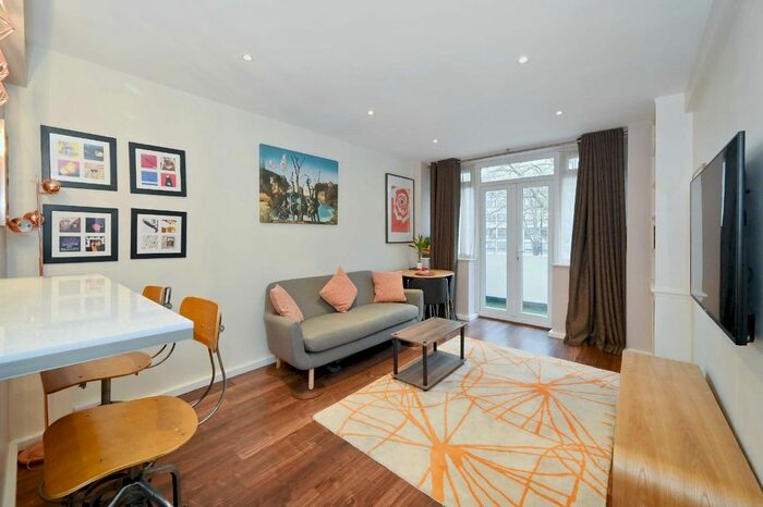 1 Bedroom Flat To Rent In Wellesley Court, Maida Vale, London, W9