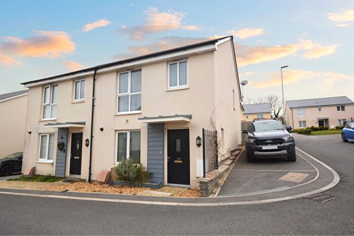 3 Bedroom Semi-Detached House For Sale In Saddlers Way, Tamerton Foliot, Plymouth, Devon, PL5
