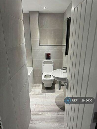 2 Bedroom Flat To Rent In Duffield Close, Harrow, HA1