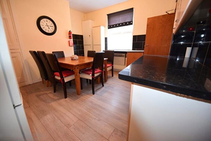 4 Bedroom House To Rent In Branksome Place, LS6