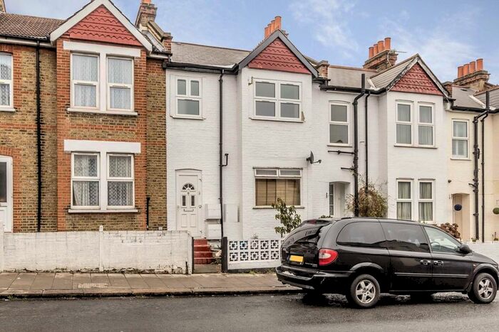 2 Bedroom Flat To Rent In Sunnyhill Road, London, SW16