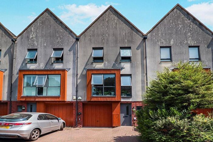 3 Bedroom Town House To Rent In Bartley Wilson Way, Cardiff, CF11
