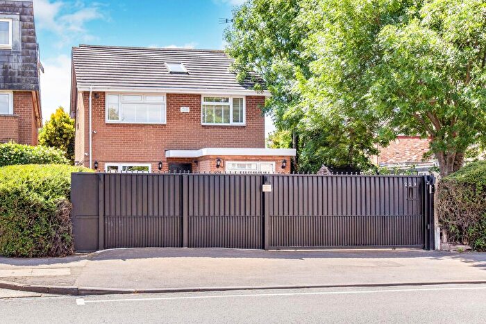 4 Bedroom Detached House To Rent In Dedworth Road, Windsor, SL4