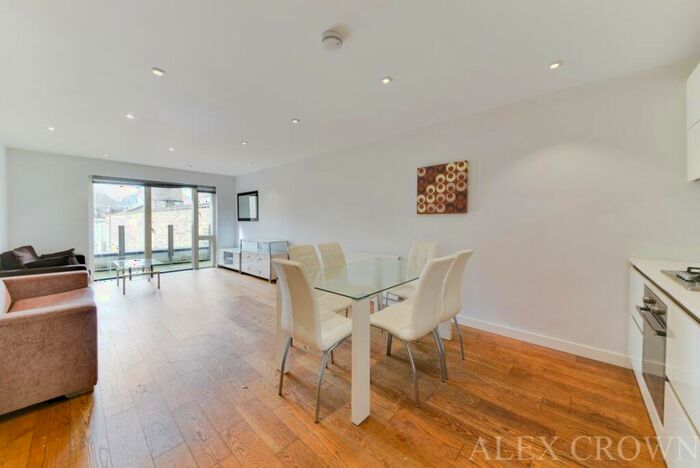 3 Bedroom Apartment To Rent In Cityscape Apartments, Heneage Street, Whitechapel, E1