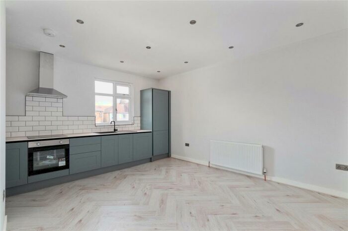 3 Bedroom Apartment To Rent In Gorringe Park Avenue, Tooting, CR4