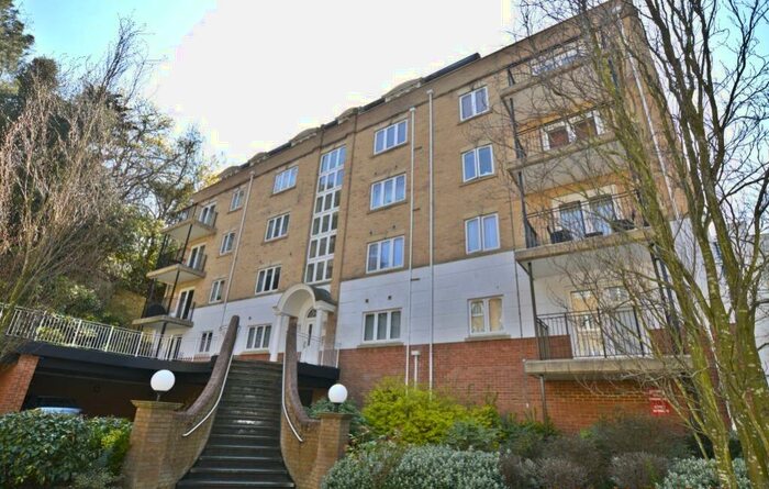 2 Bedroom Apartment To Rent In St Peters Road, Bournemouth, Dorset, BH1