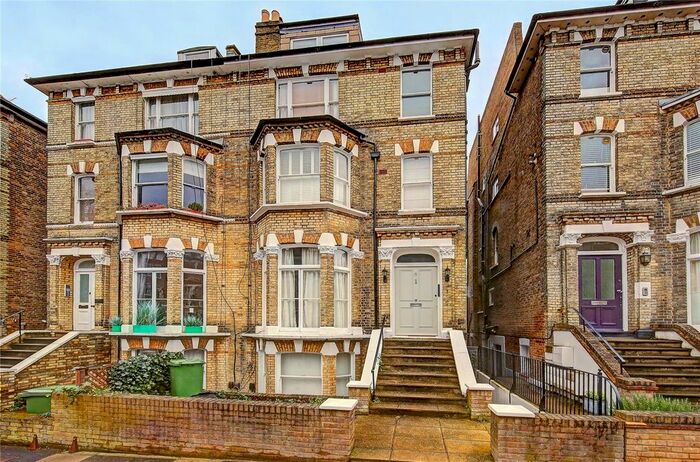 Studio To Rent In Cardigan Road, Richmond, TW10