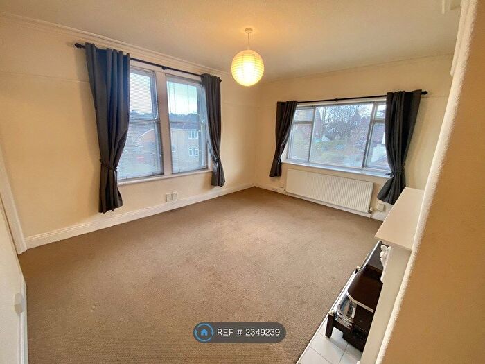 2 Bedroom Flat To Rent In Hollins Road, Harrogate, HG1