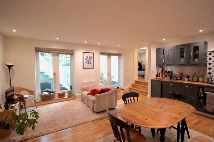 1 Bedroom Flat To Rent In Leander Road, London, SW2