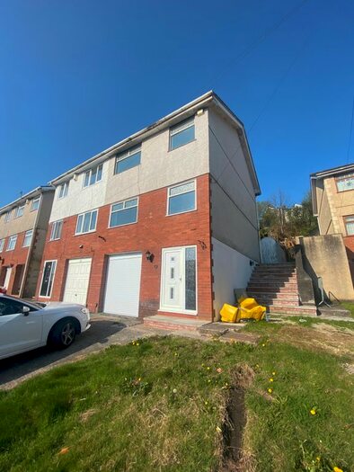 3 Bedroom Property To Rent In Bath Villas, Morriston, Swansea, SA6