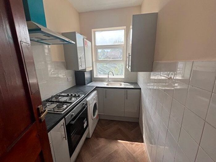 3 Bedroom Flat To Rent In Caulfield Road, London, London, E6