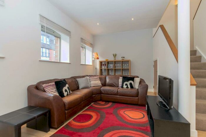 2 Bedroom Apartment To Rent In Holliday Wharf, Waterfront Walk, Birmingham, B1