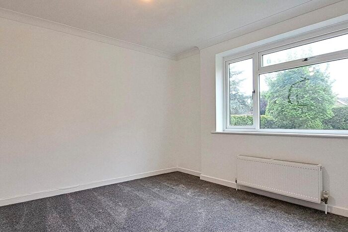 2 Bedroom Flat For Sale In Aspen Place New Milton, BH25