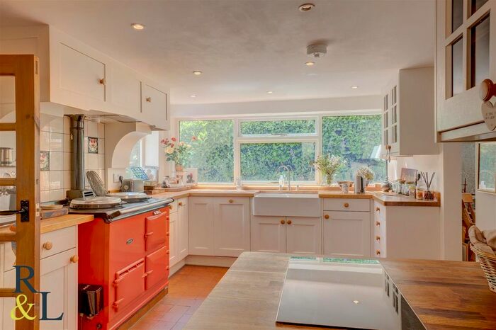 4 Bedroom Detached House For Sale In Hopstone, Claverley, Wolverhampton, WV5