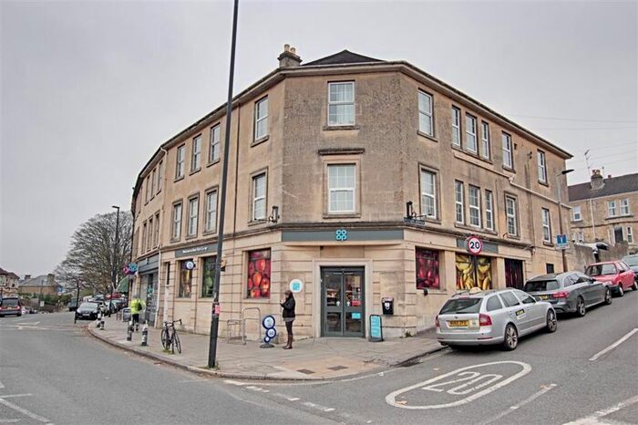 2 Bedroom Flat To Rent In Wellsway, Bath, BA2