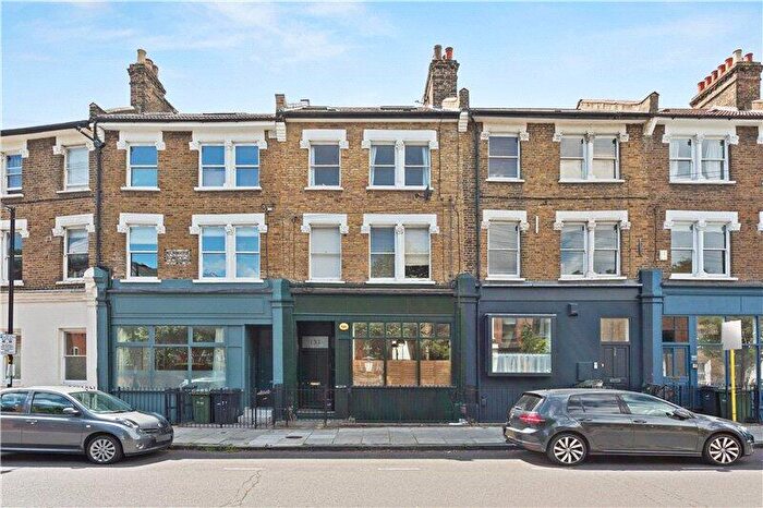2 Bedroom Apartment For Sale In Denmark Road, London, SE5