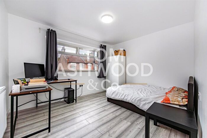 3 Bedroom Terraced House For Sale In Pretoria Road, London, E16