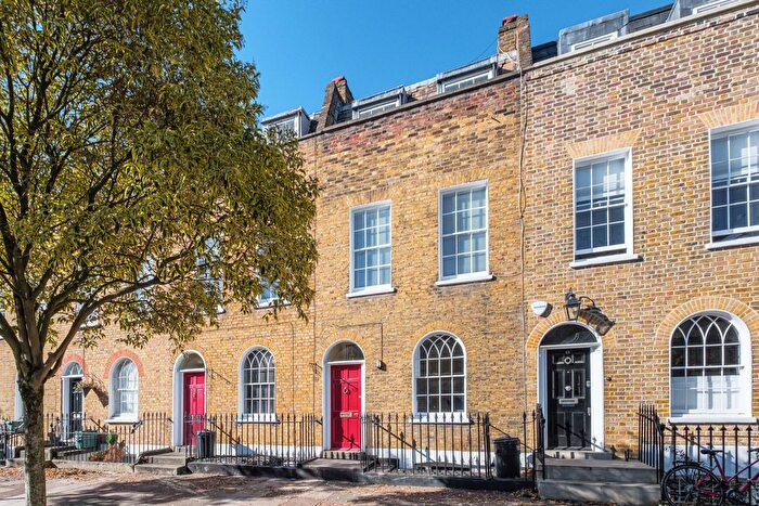 3 Bedroom Terraced House For Sale In Cloudesley Road, Barnsbury, N1