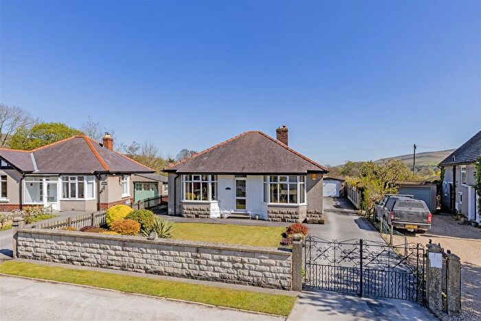 3 Bedroom Bungalow For Sale In Sherwood Avenue, Hope, Hope Valley, S33