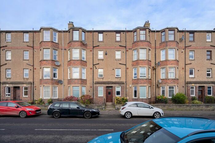 2 Bedroom Flat To Rent In Clepington Road, Dundee, DD3
