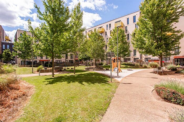2 Bedroom Flat To Rent In Icon Apartments, Stepney Green, E1