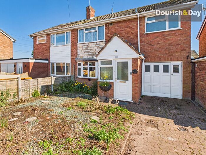 3 Bedroom Semi-Detached House For Sale In Elmhurst Close, Coven, Wolverhampton, WV9