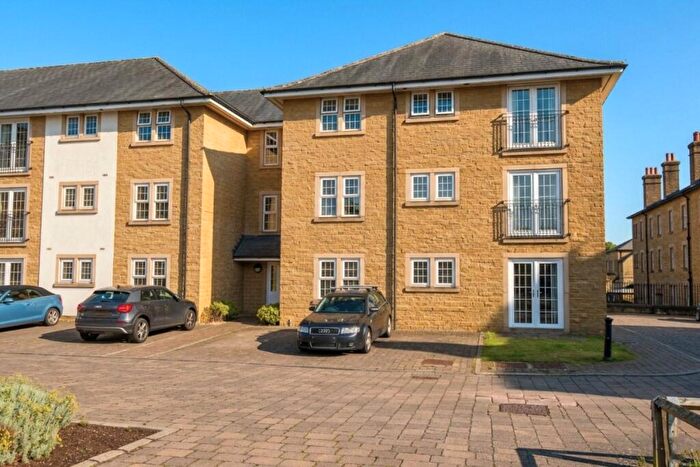 1 Bedroom Apartment For Sale In Escroft Court, Clifford Drive, Menston, Ilkley, LS29