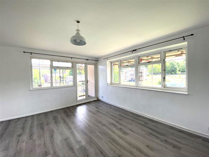 2 Bedroom Flat To Rent In Vincent Close, Bristol, BS11