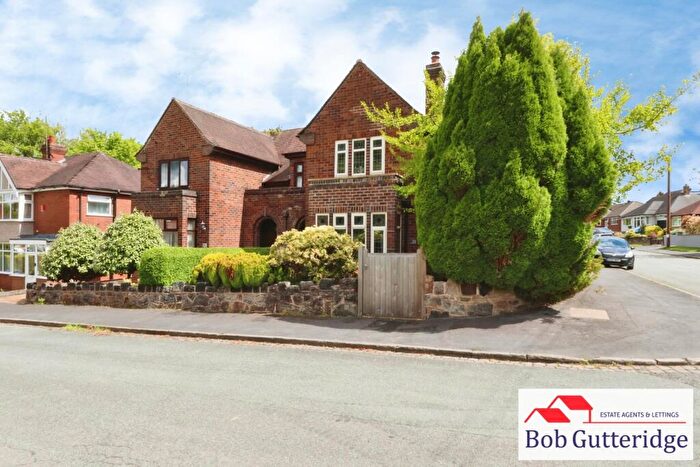 3 Bedroom Semi-Detached House For Sale In Oaklands Avenue, Wolstanton, Newcastle, ST5