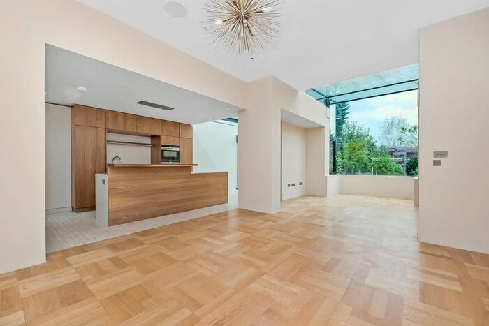 5 Bedroom Property To Rent In Burbage Road, Herne Hill, London, SE24