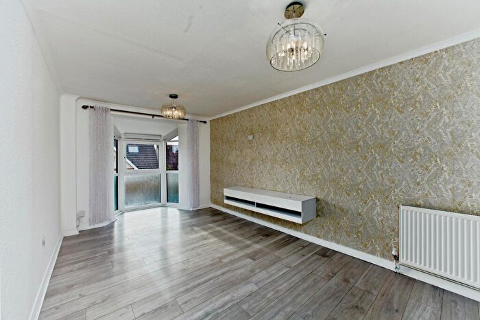 1 Bedroom Flat For Sale In Chipstead Avenue, Thornton Heath, CR7