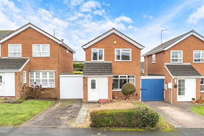 3 Bedroom Link Detached House For Sale In Anderson Drive, Kettering, NN15