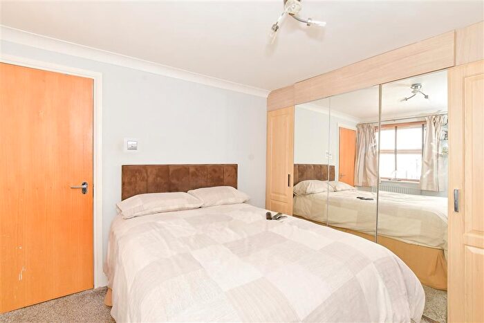1 Bedroom Flat For Sale In Clarendon Road, Southsea, Hampshire, PO4