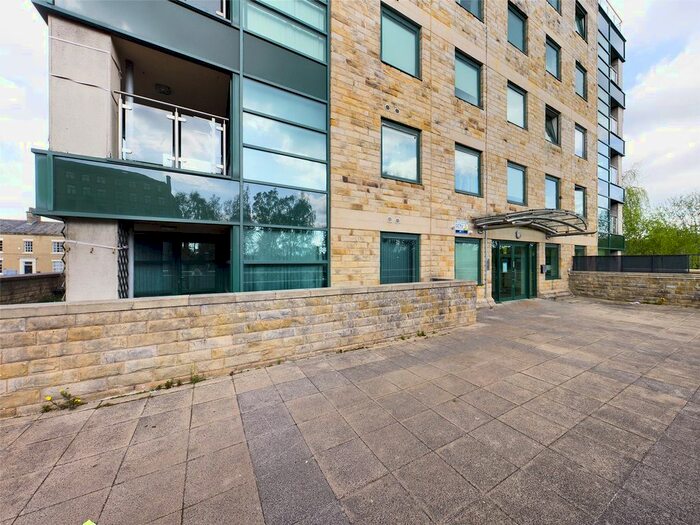 1 Bedroom Flat To Rent In Stonegate House, Stone Street, Bradford, West Yorkshire, BD1