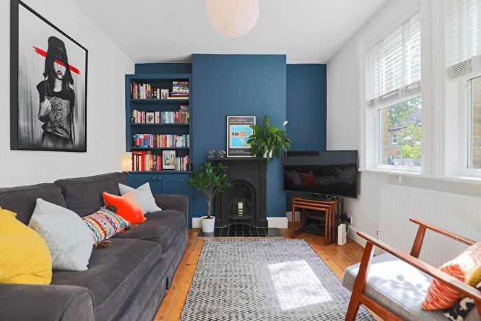 2 Bedroom House To Rent In Lucas Road, SE20