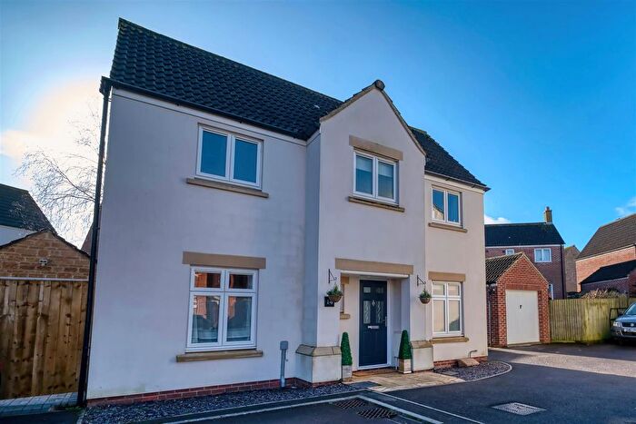 3 Bedroom Detached House For Sale In Jay Walk, Gillingham, SP8