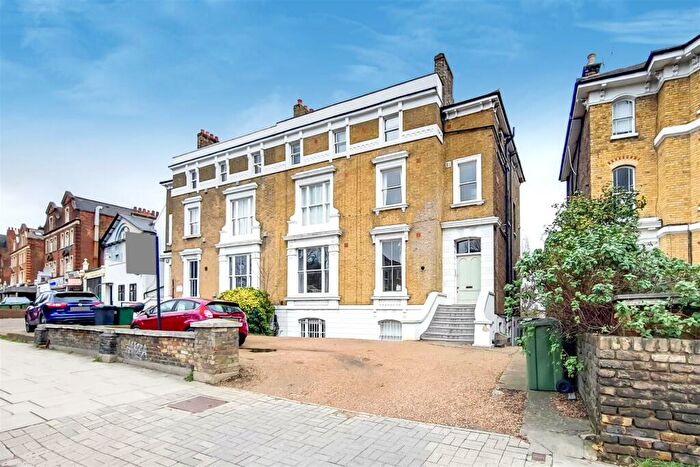 1 Bedroom Apartment To Rent In Lewisham Way, London, SE4