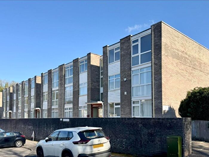 2 Bedroom Flat For Sale In Bridge Street, Cogan, CF64