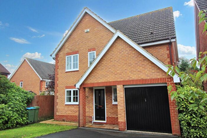 4 Bedroom Detached House To Rent In Warren Close, Stone, HP17