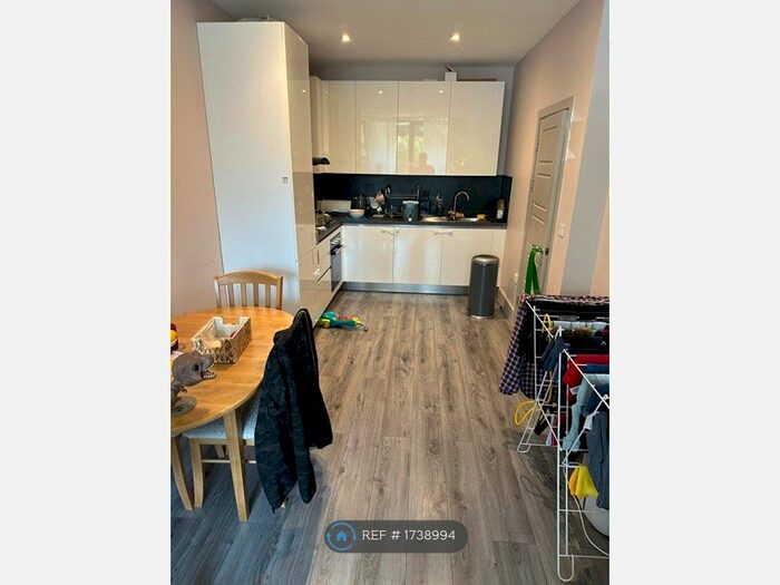 1 Bedroom Flat To Rent In Cube House, Stoke Mandeville, Aylesbury, HP22