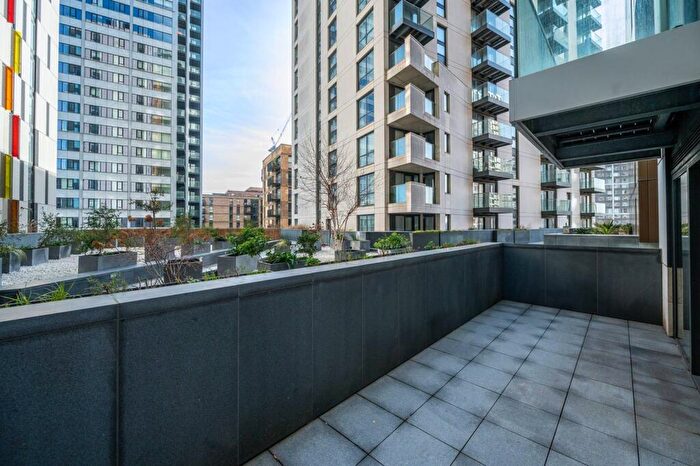 1 Bedroom Flat To Rent In Elephant Road, Elephant And Castle, London, SE17